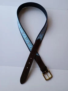 Vineyard Vines Blue Club Gürtel Größe 34 Segelboote Canvas Leder Messing - Bild 1 von 5