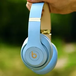 NEW SEALED - Beats Studio3 Wireless Headphone Skyline Collection - Crystal Blue - Picture 1 of 23