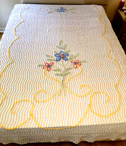 Vintage Chenille Bedspread Coverlet Cotton White Yellow Floral Qn King 88x107"