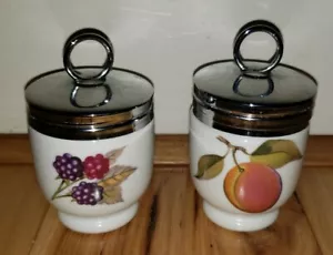 SET BESTEHEND AUS 2 Royal Worcester Porzellan Egg Coddlers Pfirsich Beere Evesham England WOW - Bild 1 von 5