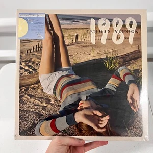 TAYLOR SWIFT 1989 (TAYLOR'S VERSION) DOUBLE LP VINYL YELLOW - Picture 1 of 2