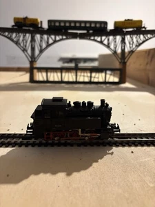 Trix-Express H0 Bastel-Konvolut mit Loks, Loks-Teilen, Wagen und Wagenteilen - Bild 1 von 7