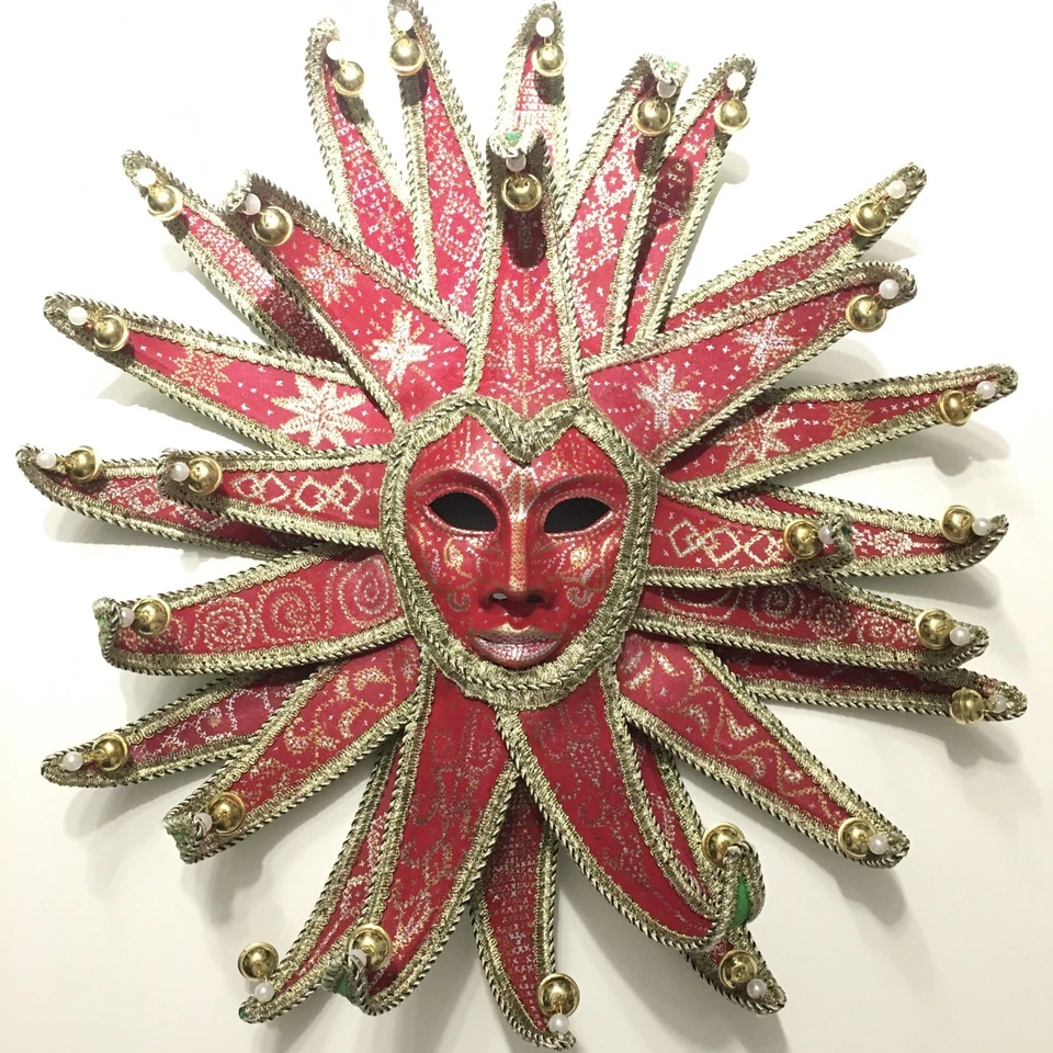 Exclusivo Arte Decorativo Interior Hecho a Mano Estilo Ucraniano Carnaval Máscara Roja Foto 1 de 4