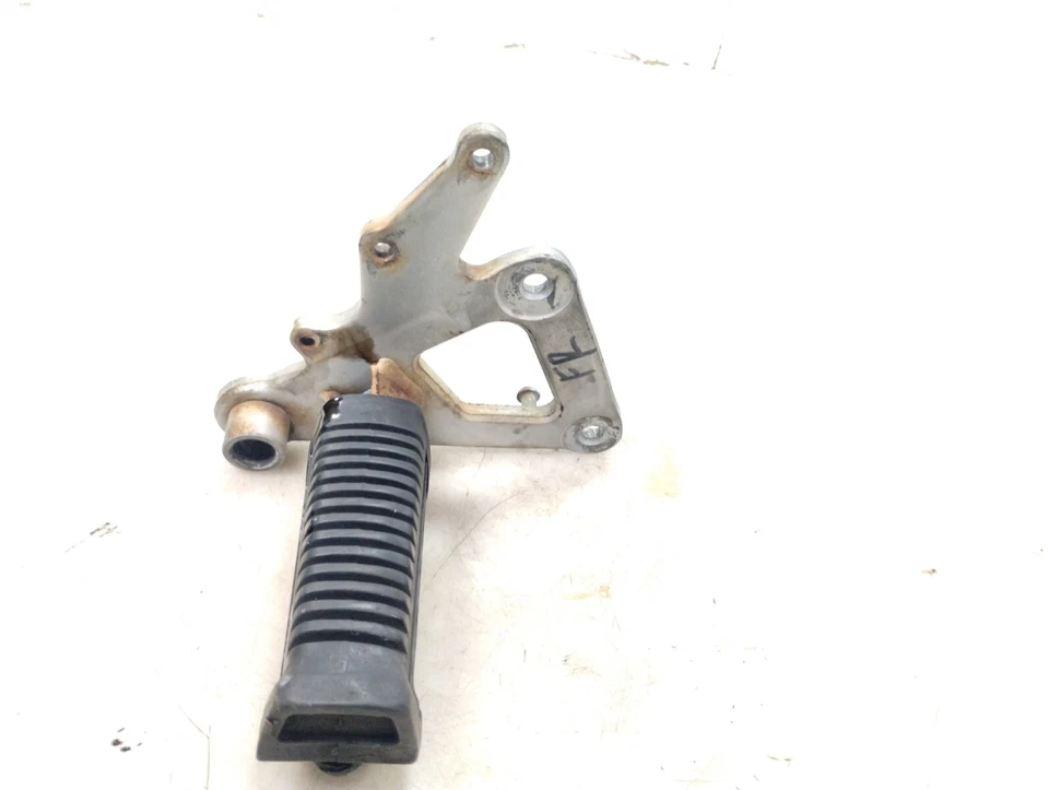 Soporte de montaje de clavija de pie delantero derecho Suzuki GS500 F E 2005 Foto 1 de 4