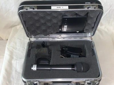 TOA WIRELESS SET Belt pack wm-370 wireless mic wm-280 & Receiver WT-780 w/Case - Image 1 of 4