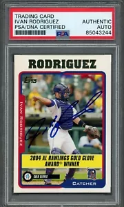 Ivan Pudge Rodriguez SIGNED 2005 Topps '04 Gold Glove Winner #696 PSA Authentic - Picture 1 of 2