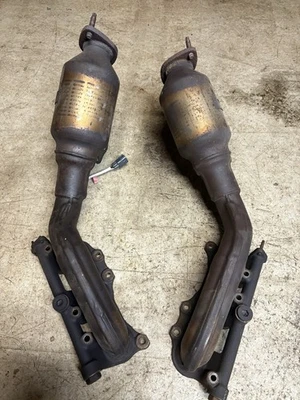 2012-2015 Toyota Tacoma V6 4.0L Left Right Exhaust Manifold Used - Image 1 of 4