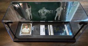 Derek Jeter Display Case w/ Luxury ticket + Card in Fanatics Case - Picture 1 of 7