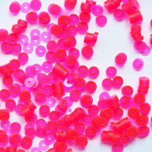 LENTEJUELAS planas de lentejuelas sueltas de 4 mm ~ borde brillante rosa neón fluorescente ver a través - Imagen 1 de 2