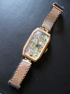 A BEAUTIFUL LADY'S VINTAGE EDWARDIAN / VICTORIAN 9CT ROSE GOLD WRIST WATCH - Picture 1 of 5