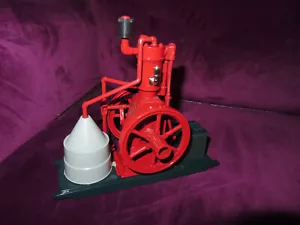 Ertl IHC Famous Engine 1:8 Die Cast International Harvester 7" Hit and miss - Picture 1 of 4