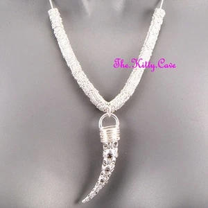 Plata Tribal de Cuerno Engaste Colmillo Daga Safari Collar Cristales Swarovski - Picture 1 of 4