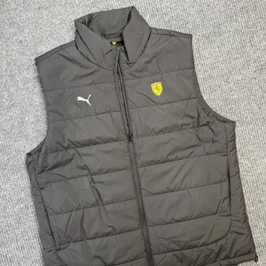 PUMA Scuderia Ferrari Vest Mens XL Black Insulated Puffer Gilet F1 Racing Driver - Picture 1 of 12