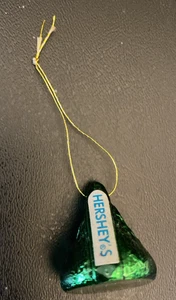 Hershey's Kurt Adler Adorno Beso Plástico Verde con Percha - Imagen 1 de 4