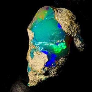 black Opal, natural opal gemstone raw, Ethiopian fire opal rough 13.5Ct 23x14 mm - Picture 1 of 10