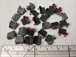 Walthers Set di 25 sedili per carrozza in metallo fuso accoppiati verniciati modellismo ferroviario - Foto 1 di 7
