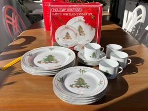 1 Box 16 Pc HOLIDAY HOSTESS Christmas Holiday Dinner Set Service for 4 READ - Picture 1 of 9