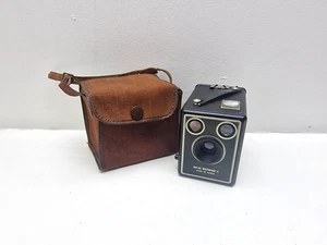 Vintage Kodak Six-20 Brownie C Box Camera with Canvas Case England - Picture 1 of 15