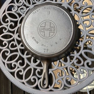 Griswold No. 9 Cast Iron Skillet Sits Flat Large Logo Heat Ring 710 AX Erie - Picture 1 of 14