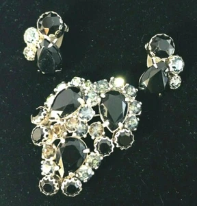 DIVINE Schiaparelli Faceted Jet & Iridescent Blue Rhinestone Brooch & Earrings - Picture 1 of 5