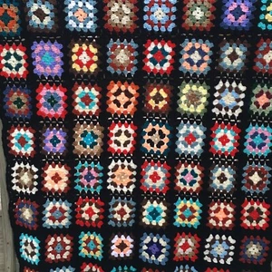 Vintage bunte Handarbeit gehäkelte afghanische Decke Granny Square Boho Wolle - Bild 1 von 12