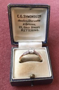 Antique 18ct Solitaire Natural Diamond Ring Set In Platinum. Size O - Picture 1 of 3