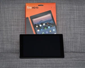 Amazon Fire HD 10 (7. Generation) | 10" 1920 x 1200 Full-HD Tablet, 32GB, WiFi 5 - Afbeelding 1 van 1