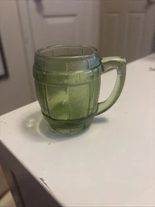 VINTAGE 2" SMALL GREEN GLASS BEER BARREL SHAPED MUG (W983) TOOTHPICK HOLDER - Picture 1 of 10