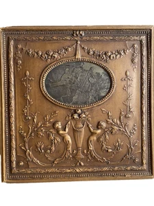 Boite en  Bois décor à l'Antique médaillon central métal décor Leçon de Musique - Picture 1 of 11