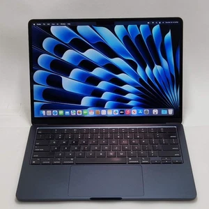 Apple MacBook Air 2022 13,6" M2 8C GPU 3,5 GHz 8 GB RAM 256 GB SSD MLY33LL/A - Imagen 1 de 13