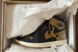 Nike Air Jordan 1 Retro High OG Sneakers Shoes Black/Gold DZ5485-071 US 9 - Picture 1 of 4