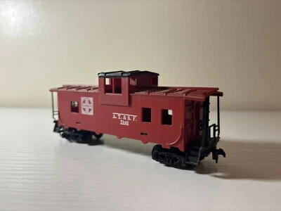 HO Scale TYCO Caboose Train Car W/Black Roof Santa Fe AT&SF #7240 No Box. - Image 1 of 2