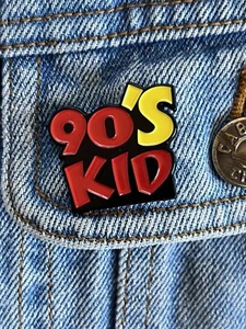 90er Jahre Kinder Retro Style Emaille Pin - Top Zustand - Bild 1 von 4