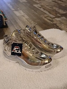 NWT FILA MENS METALLIC SILVER SNEAKERS SIZE 9 GRANT HILL - Picture 1 of 11
