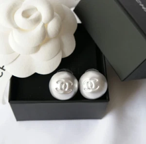 AUTH CHANEL 2025 Cruise RUNWAY Pearl CC Stud Earrings In Box - Picture 1 of 9