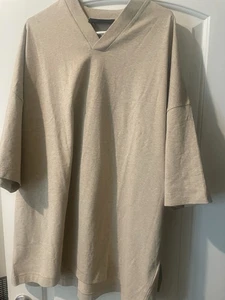 NEU Fear of God Essentials Herren XL V-Neck T-Shirt Seal Oversized Heavy - Bild 1 von 9