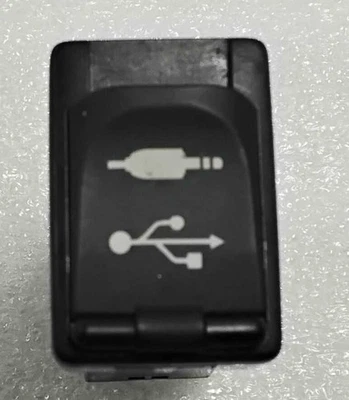 Conjunto adaptador conector auxiliar de audio estéreo Toyota Tacoma 2016-2023 86190-0R010 Foto 1 de 4