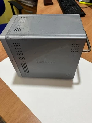 NAS NETGEAR ReadyNAS NV+ RND4000 v3 - Immagine 1 di 4
