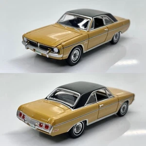 Auto World 1/64 Dodge Dart Swinger 1971 - Foto 1 di 2