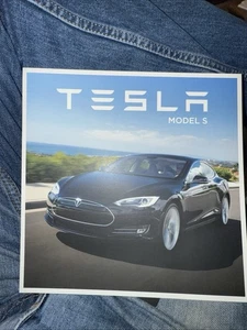 2013 Tesla Model S Sales Brochure - Rare Dealer Launch Sales Brochure - Foto 1 di 1