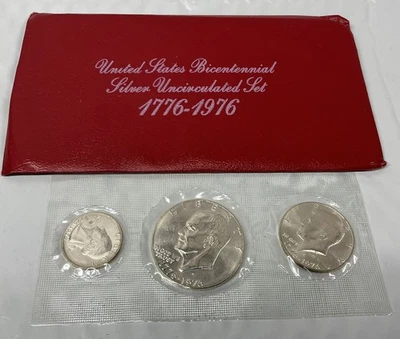 1976 40%    RED     pack Silver Bicentennial 3 Coin U.S. Mint Set.    RED   pack - Image 1 of 4
