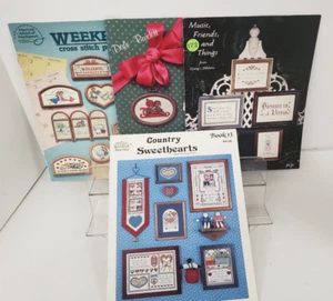 Lote de 4 libros de patrones de punto de cruz contados 65 diseños © 1981-1987 - Imagen 1 de 5