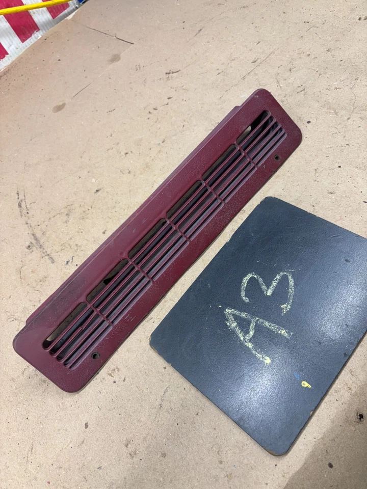 Pontiac Catalina Bonneville 1970 moldura interior panel de ventilación descongelación desenfoque OEM DUC Foto 1 de 4