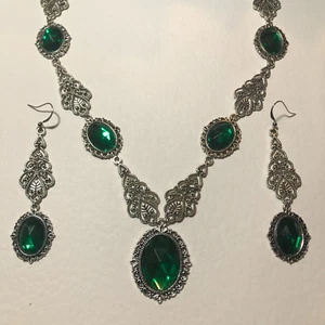 JUEGO DE PENDIENTES LARGOS P DE PLATA VERDE DE FILIGRANA CON JOYAS ESTILO VICTORIANO JSL - Imagen 1 de 10