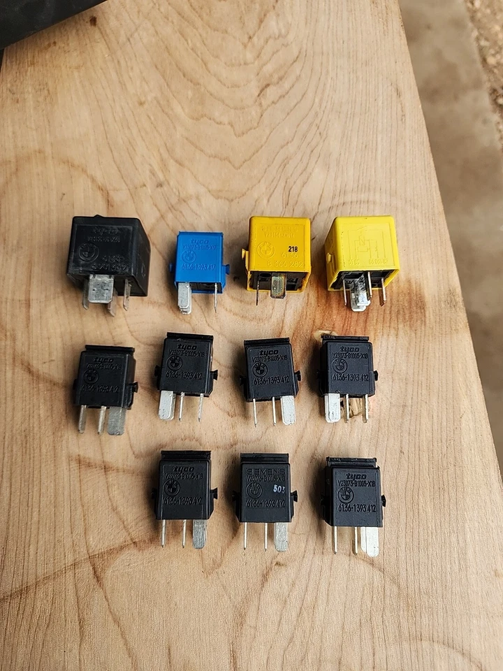 Lote relés eléctricos BMW R1150r. Foto 1 de 1