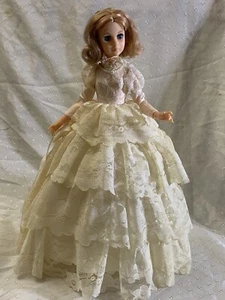 Vintage 1963 EEGEE Co. Musical 15'' Bride Doll on Wind- Up Turntable - Picture 1 of 9