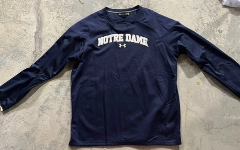 Notre Dame Under Armour XL sweatshirt crewneck blue loose fit coldgear Cover