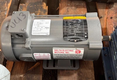 BALDOR DC MOTOR UU3 1/2 HP  CD3451 1750 RPM 180 VDC 2.6/.25/.5AMP 3 PH FR 56C - Image 1 of 3