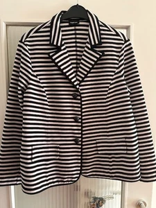 lässiger, schwarz-weiß-gestreifter Sweatblazer, Taifun, 46 - Bild 1 von 3