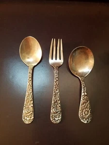 Seltenes antikes S. Kirk & Sohn Baby/Kinder Sterlingsilber Besteck Rosenmuster - Bild 1 von 10